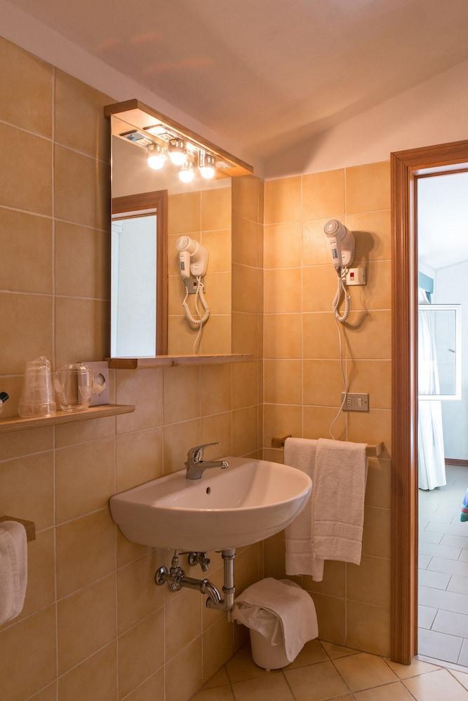 Hotel Villa Bolgheri Марина ди Кастането Кардучи Екстериор снимка